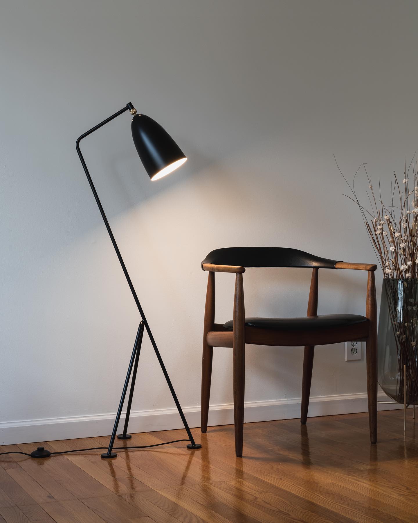 Cavaletta Tripod Floor Lamp - Matt Black/Brass