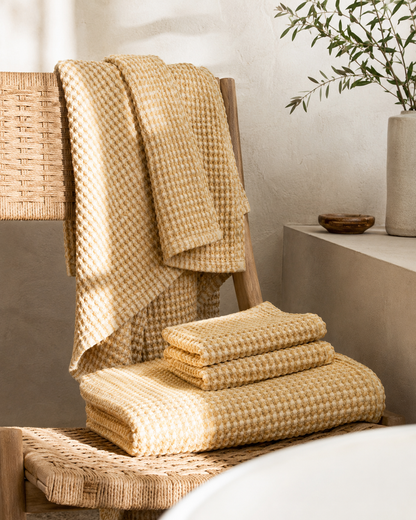 Waffle Knit Bath Towel - 100% Cotton -  70 x 140cm