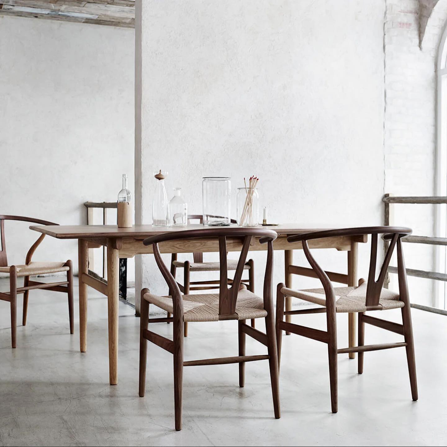 Wishbone Armchair - Dark Stained Ash / Natural Cord