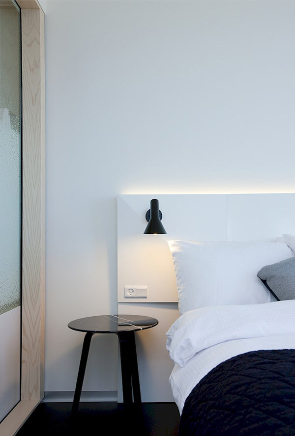 Jacobsen Wall Lamp - Black