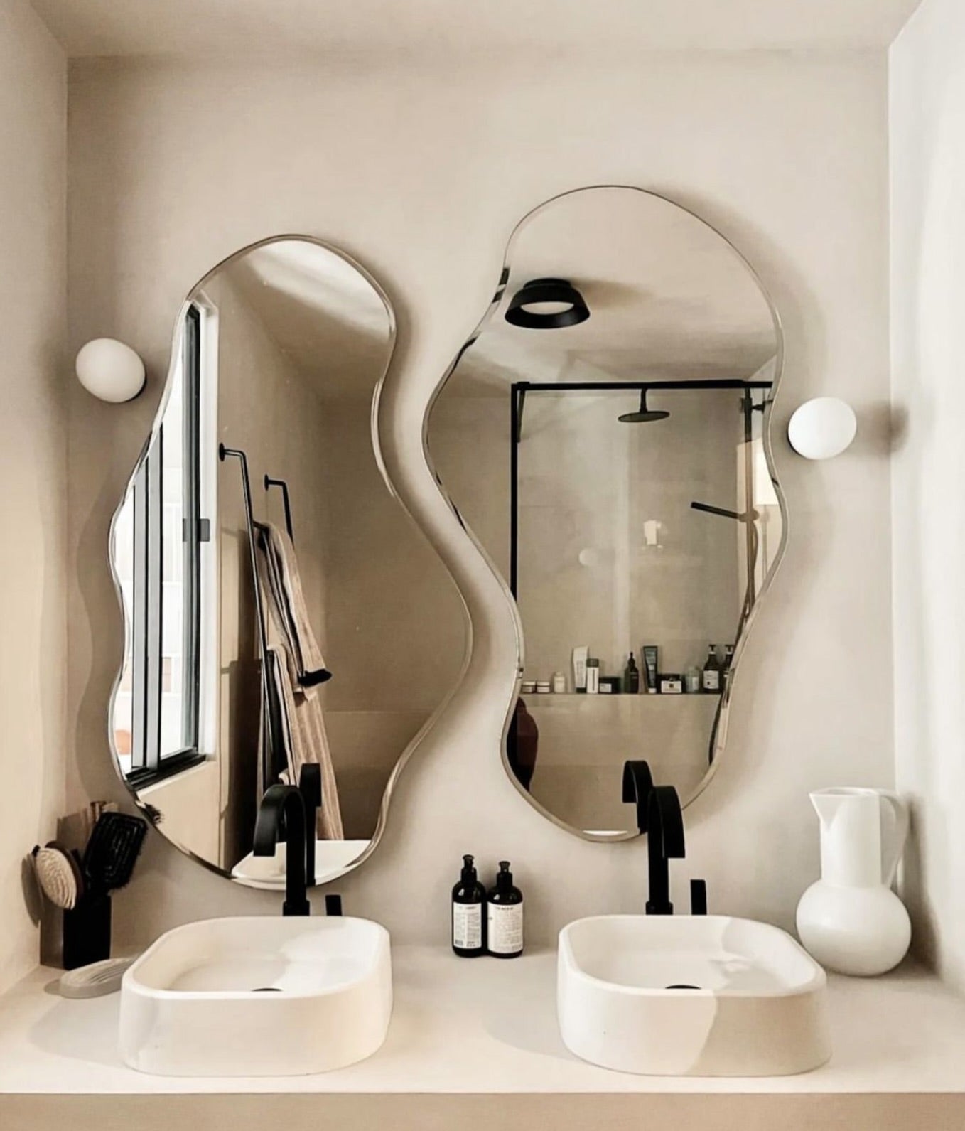 Curvature Wall Mirror - Brass - Large