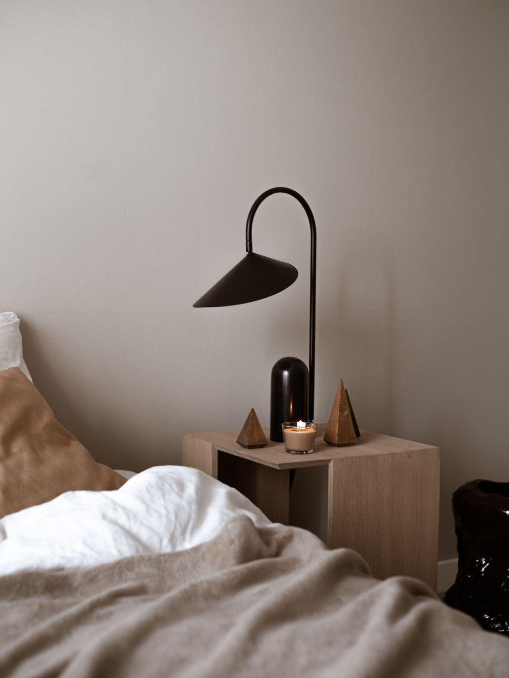 Leaf Table Lamp - Black Marble