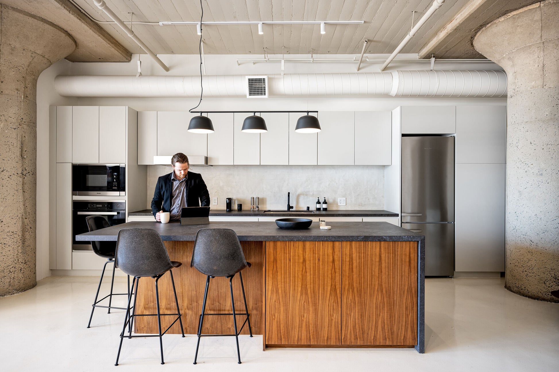 Horizon Pendant Rail - Black