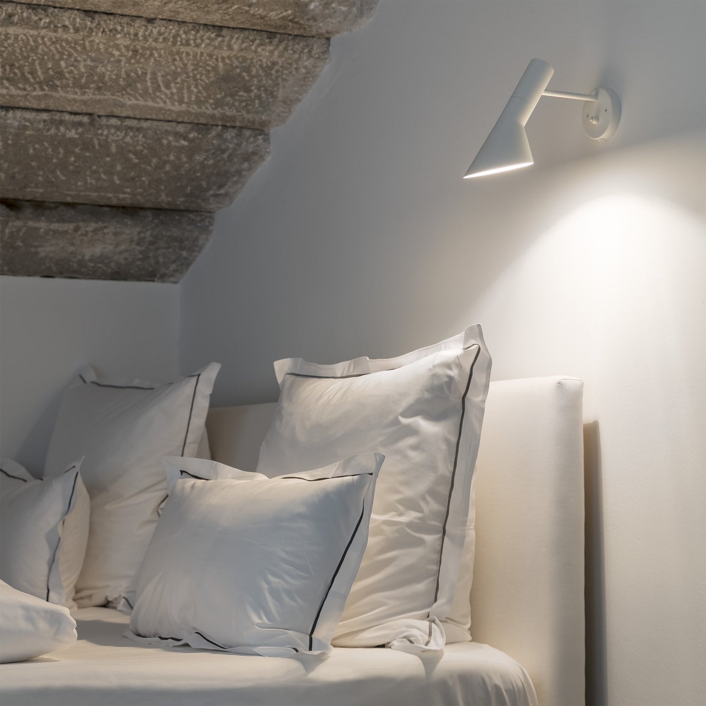 Jacobsen Wall Lamp - White
